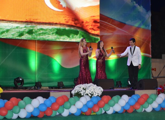 Qaradağda möhtəşəm bayram konserti keçirilib (FOTO)