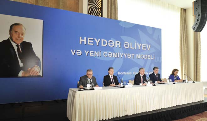В Баку прошла конференция "Гейдар Алиев и модель нового общества" (ФОТО)