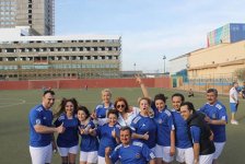 В Баку прошел интересный футбольный матч между телеведущими и исполнителями, который завершился с хоккейным счетом (ФОТО)