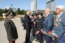 Azerbaijani president attends Victory Day ceremony in Baku (PHOTO)