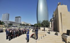 Azerbaijani president attends Victory Day ceremony in Baku (PHOTO)