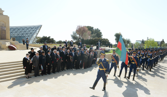 Azerbaijani president attends Victory Day ceremony in Baku (PHOTO)