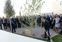 Ильхам Алиев и Франсуа Олланд, а также первая леди Мехрибан Алиева ознакомились с ходом строительства французского лицея в Баку (ФОТО)