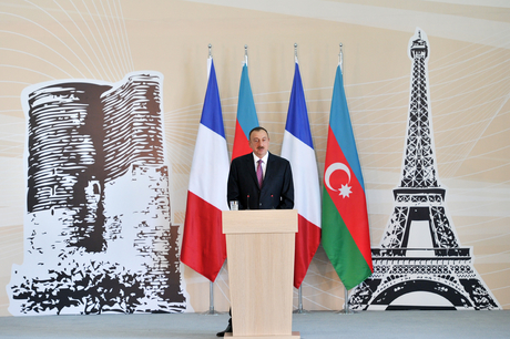 Ilham Aliyev, Francois Hollande, and First Lady Mehriban Aliyeva observe construction of French Lyceum in Baku