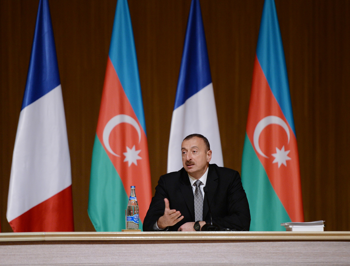 Azərbaycan və Fransa prezidentləri müştərək biznes forumda iştirak edirlər (FOTO)