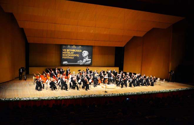 Незабываемый праздник классической музыки на сцене Дворца Гейдара Алиева (ФОТО)