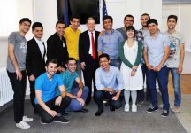 Группа азербайджанских студентов посетит США (ФОТО)