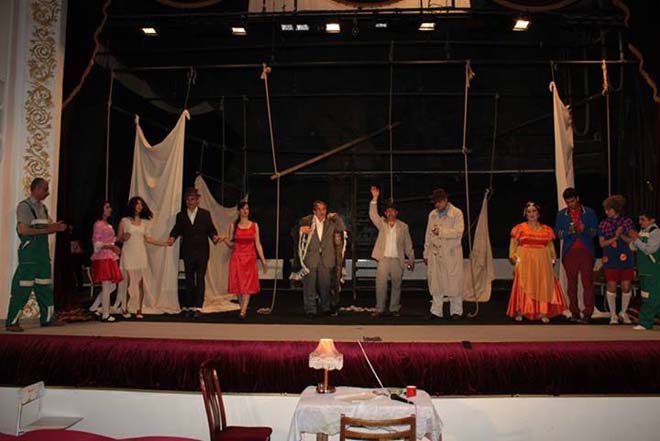 Lənkəran Dövlət Dram Teatrında Eduardo de Filipponun "Ruhlar" pyesi tamaşaya qoyulub (FOTO)