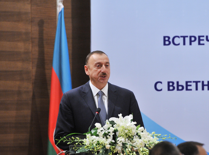 President Ilham Aliyev met in Hanoi with Vietnamese students educated in Azerbaijan