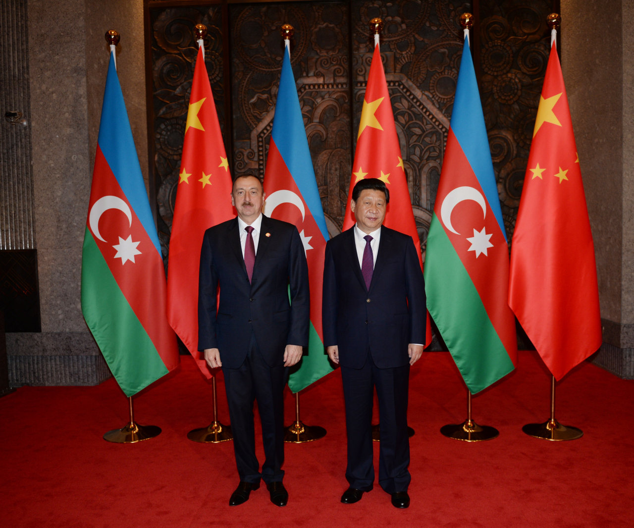 Azerbaijani president meets with Chinese counterpart (PHOTO)