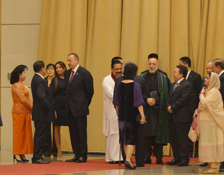 President Ilham Aliyev attended a reception in honor of heads of state and government in Shanghai (PHOTO)