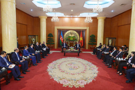 Ильхам Алиев встретился с председателем Национального собрания Вьетнама