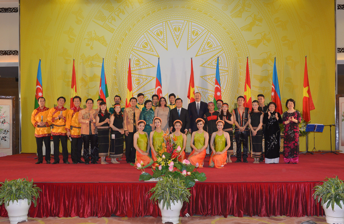 Президент Ильхам Алиев: в Азербайджане есть очень большие симпатии к вьетнамскому народу (ФОТО)