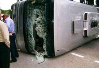 Bus with servicemen overturns in Turkey, 47 injured