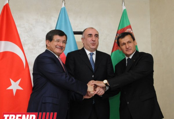 Azerbaijani, Turkish, Turkmen FMs adopt Baku Declaration (PHOTO) (UPDATE 2)