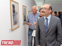 Heydər Əliyev Fondunun vitse-prezidenti Leyla Əliyeva məşhur fotoqraf Anri Kartye-Bressonun fərdi sərgisi ilə tanış olub (FOTO)