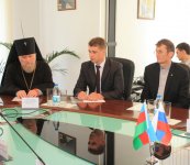 Сохранение духовности России и Азербайджана - круглый стол в Баку (ФОТО)