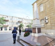 Ilham Aliyev visits memorial in honor of Azerbaijan Democratic Republic (PHOTO)