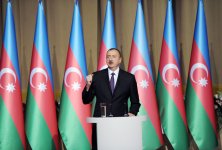 Azerbaijani president and his spouse attend official reception on occasion of Republic Day