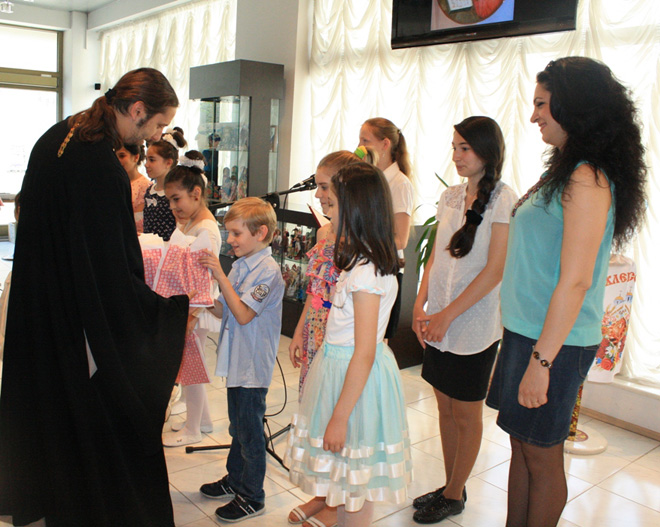 В Баку прошел детский праздник, посвященный Дню славянской письменности и культуры (ФОТО)