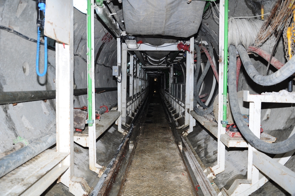 Abşeron yarımadasında tunel tipli kanalizasiya kollektorlarının tikintisinə başlanılıb (FOTO)