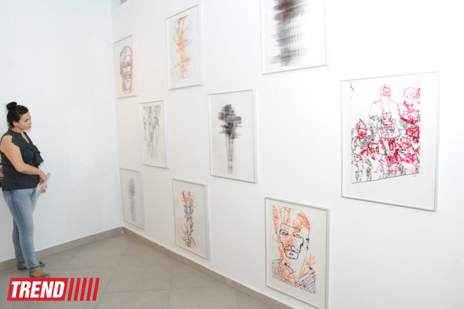 В галерее YAY открылась персональная выставка иранского концептуального художника Махмуда Бахши “TalkCloud” (ФОТО)