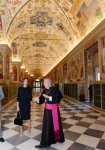 Azerbaijani first lady views Vatican Apostolic Library (PHOTO)