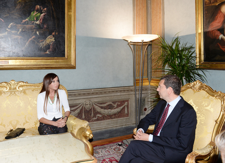 Azerbaijani First Lady Mehriban Aliyeva meets Rome Mayor (PHOTO)
