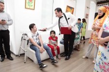 В Баку открылась благотворительная выставка "Радуга" (ФОТО)