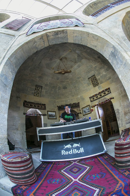 В Баку определился победитель баттла ди-джеев Red Bull Thre3Style  (ФОТО)