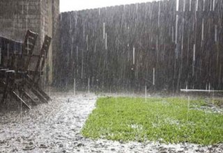 В результате проливных дождей в Лянкяране эвакуировано около 150 семей