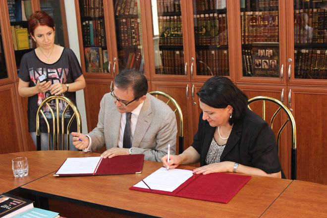 AMEA-nın Şərqşünaslıq İnstitutu ilə Niderlandın Beynəlxalq Sosial Tarix İnstitutu əməkdaşlığa dair saziş imzalayıblar (FOTO)