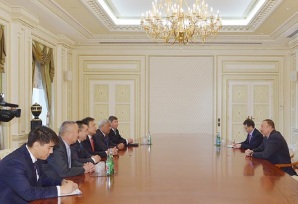 Ильхам Алиев принял делегацию во главе с председателем парламента Кыргызстана
