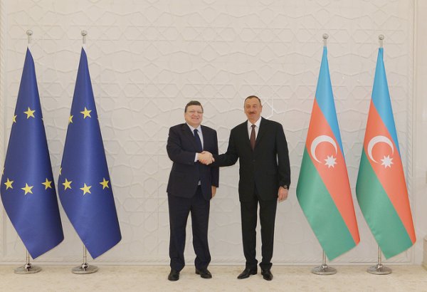 Состоялась встреча один на один Президента Азербайджана и председателя Еврокомиссии (ФОТО)