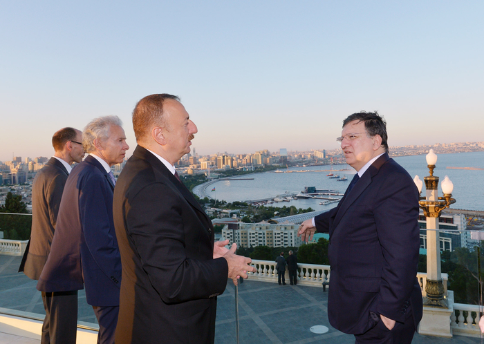 President Ilham Aliyev and President of the European Commission Jose Manuel Barroso visited the Highland Park (PHOTO)