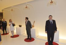 Президент Ильхам Алиев и председатель Еврокомиссии Жозе Мануэл Баррозу посетили Центр Гейдара Алиева (ФОТО)