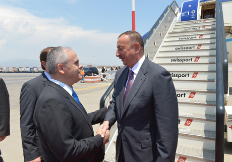 Президент Азербайджана прибыл с государственным визитом в Грецию (ФОТО)