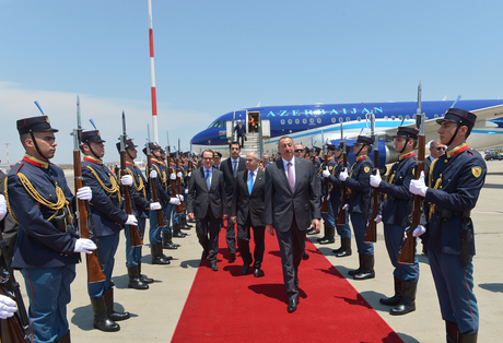 Azerbaijani president arrives in Greece on a state visit (PHOTO)