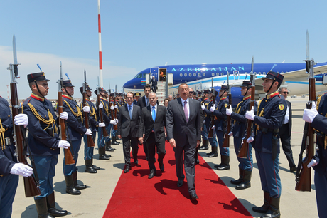 Azerbaijani president arrives in Greece on a state visit (PHOTO)