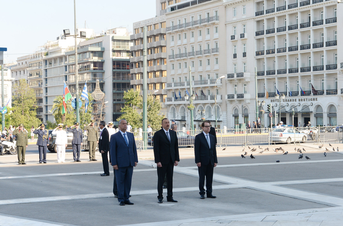 Президент Ильхам Алиев посетил могилу неизвестного солдата в Афинах (ФОТО)