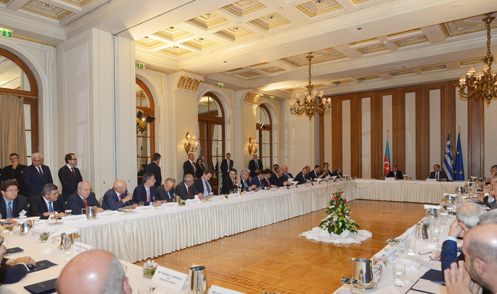 President Ilham Aliyev and Prime Minister of Greece Antonis Samaras met with top businessmen in Athens (PHOTO)