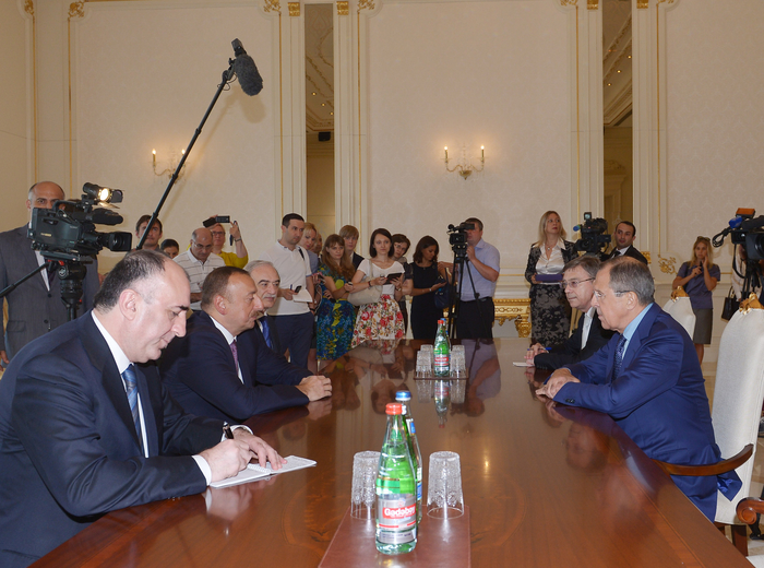 Prezident İlham Əliyev Rusiyanın xarici işlər naziri Sergey Lavrovu qəbul edib (FOTO)