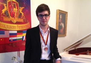 Ученик 10-го класса Атабала Манафзаде завоевал Гран-при международного конкурса в Германии (фото)