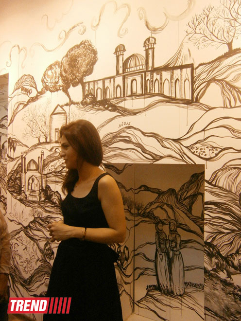 Ляман Юсифли показала достопримечательности Азербайджана, расписав стены художественной галереи (ФОТО)