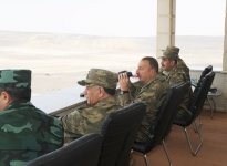 Президент Ильхам Алиев наблюдал за оперативно-тактическими учениями по случаю 96-й годовщины создания ВС Азербайджана (ФОТО)
