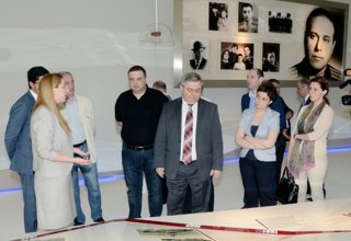Председатель парламента Грузии побывал в Центре Гейдара Алиева (ФОТО)