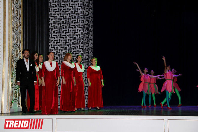 "Золотая свадьба" по-азербайджански - синтез Гобустана, цветов, украинских танцев … (ФОТО)