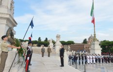 Президент Азербайджана посетил памятник Неизвестному солдату в Риме (ФОТО)