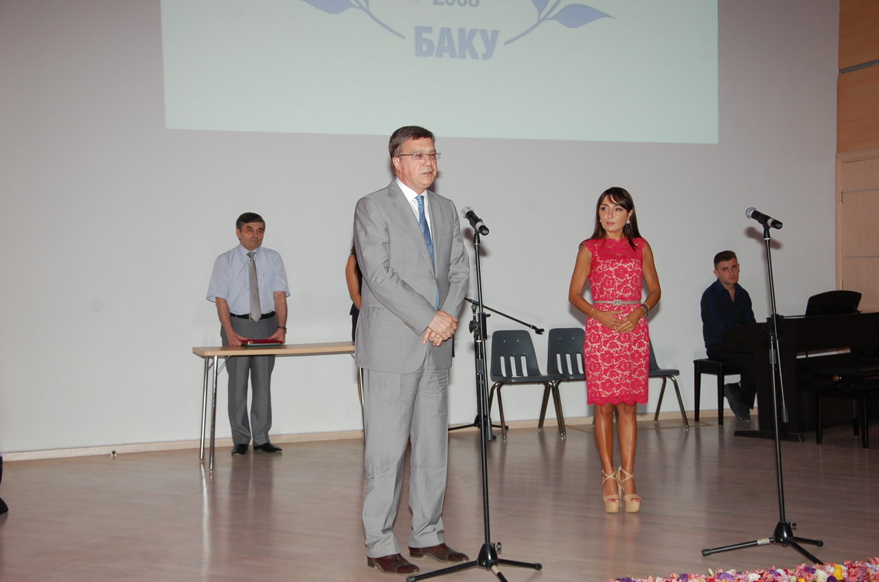 В Бакинском филиале МГУ им. М.В.Ломоносова состоялась официальная церемония вручения дипломов выпускникам 2014 года (ФОТО)