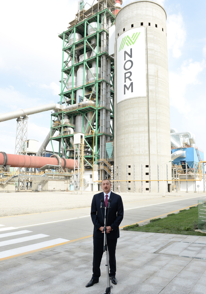 Президент Азербайджана принял участие в открытии цементного завода "Norm" (ФОТО)